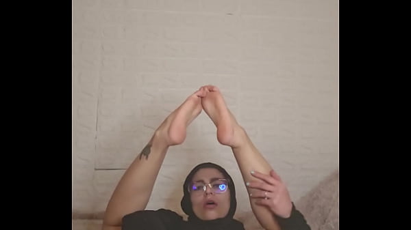 Arab HouseWife Mia Niqab Feet Compilation